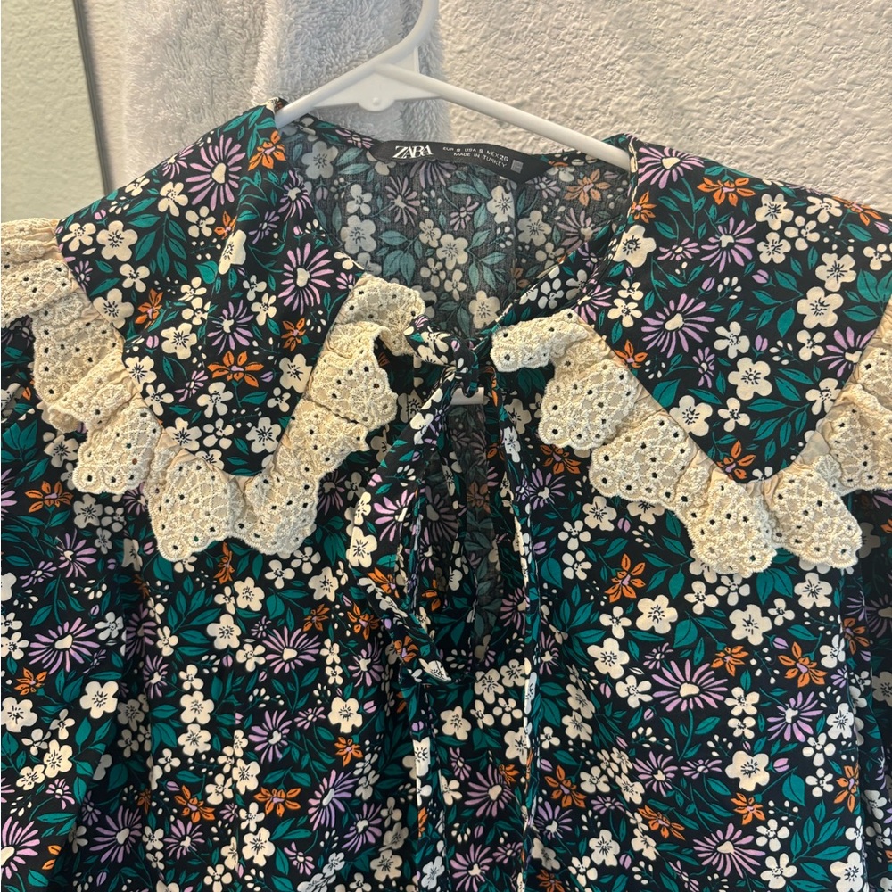 Zara blouse size small